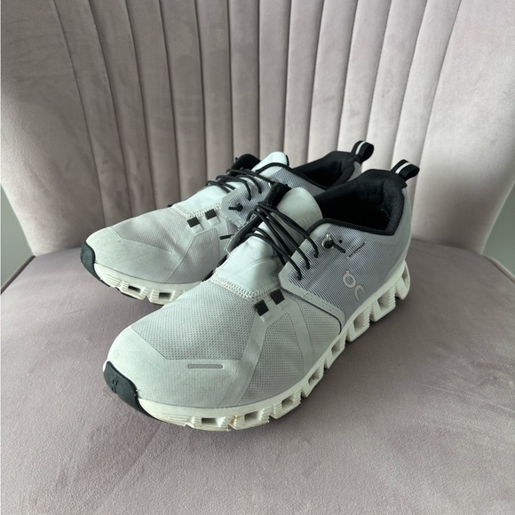 On cloud 5 sneakers - Picture 2 of 6